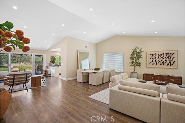 854 Rim Crest, Westlake Village CA: https://media.crmls.org/medias/ac594267-2533-4c59-89d3-f8d1baeeefcf.jpg