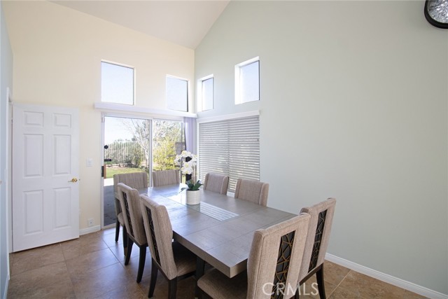 Detail Gallery Image 11 of 55 For 1215 Date Palm Dr, Palmdale,  CA 93551 - 4 Beds | 3 Baths