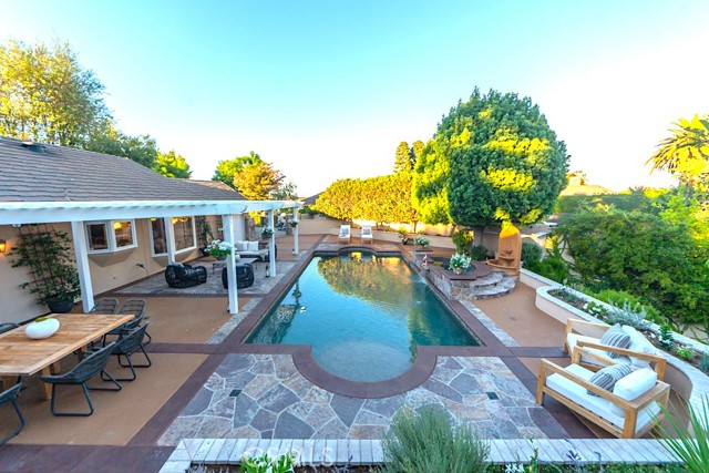 25 Harbor Sight Drive, Rolling Hills Estates, California 90274, 4 Bedrooms Bedrooms, ,1 BathroomBathrooms,Residential,Sold,Harbor Sight,SB21176367