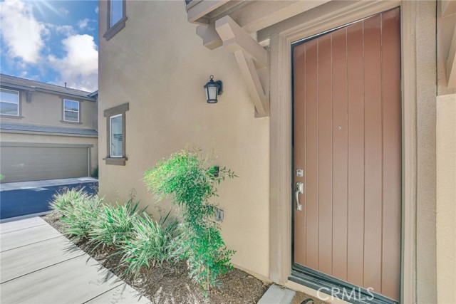 Detail Gallery Image 4 of 33 For 2526 Gunner Ridge, Rialto,  CA 92377 - 3 Beds | 2/1 Baths