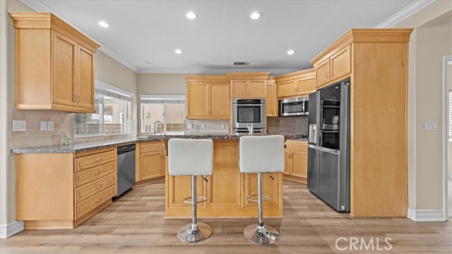 Detail Gallery Image 9 of 43 For 13310 Sea Gull Dr, Victorville,  CA 92395 - 3 Beds | 3 Baths