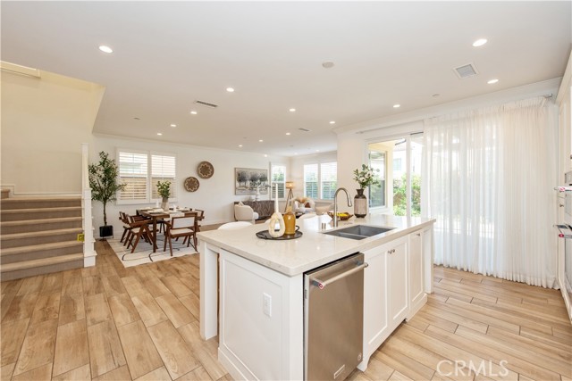 Detail Gallery Image 9 of 31 For 111 Omar, Irvine,  CA 92620 - 4 Beds | 3 Baths