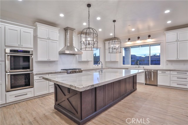 Detail Gallery Image 13 of 69 For 30361 Clear Water, Canyon Lake,  CA 92587 - 5 Beds | 3/1 Baths