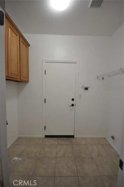 8945 Honeysuckle Avenue, Hesperia CA: https://media.crmls.org/medias/ac5e3efb-2e7a-4bbd-a59a-623a0515fc9d.jpg