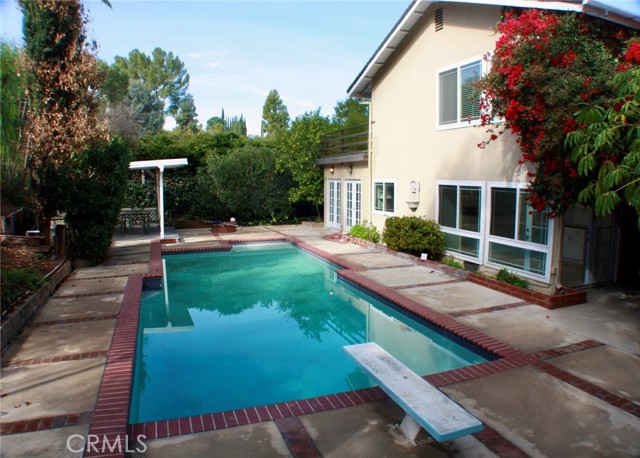 21740 Ulmus Drive, Woodland Hills CA: https://media.crmls.org/medias/ac5e544c-1bd4-4e1f-a6a6-f7a5905ee70b.jpg