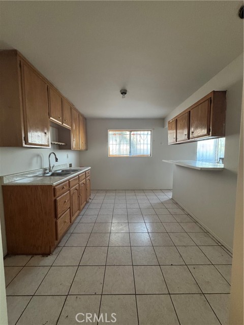 Detail Gallery Image 7 of 17 For 529 531 Sydney Dr, East Los Angeles,  CA 90022 - 5 Beds | 2 Baths