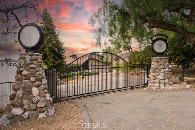1255 Hilltop Road photo 2