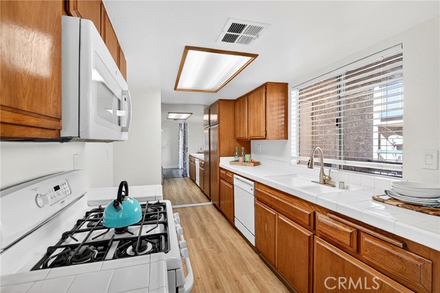 Detail Gallery Image 8 of 51 For 22123 S Figueroa St #139,  Carson,  CA 90745 - 3 Beds | 2/1 Baths
