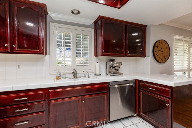 Detail Gallery Image 9 of 31 For 9273 Sierra Vista Cir, Pico Rivera,  CA 90660 - 3 Beds | 2/1 Baths