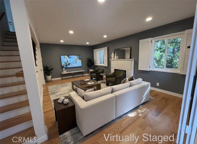 Detail Gallery Image 2 of 38 For 3826 Dixie Canyon, Sherman Oaks,  CA 91423 - 3 Beds | 3 Baths