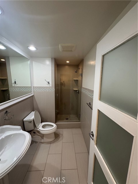 Detail Gallery Image 13 of 28 For 11445 Etiwanda, Porter Ranch,  CA 91326 - 4 Beds | 3 Baths