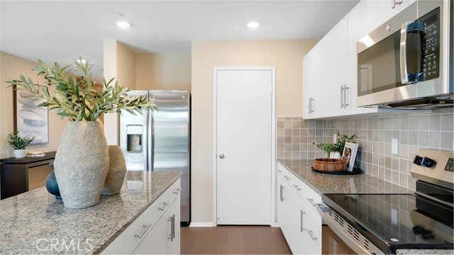 Detail Gallery Image 3 of 21 For 1479 Saddle Cir, San Jacinto,  CA 92582 - 4 Beds | 3/2 Baths