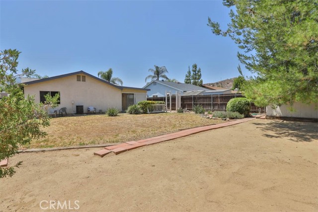 134 N Woodlake Street, Lake Elsinore CA: https://media.crmls.org/medias/ac624e3c-7143-49a8-bfd4-a2218cce2ffe.jpg