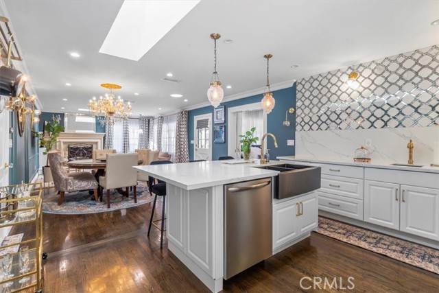 5201 Sale Avenue, Woodland Hills CA: https://media.crmls.org/medias/ac62be67-3816-49a6-b998-3fbe162b0c62.jpg