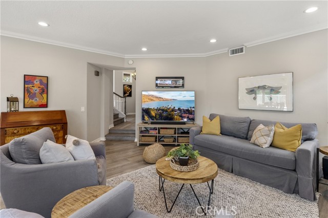 Detail Gallery Image 16 of 38 For 500 S Laureltree Dr, Anaheim Hills,  CA 92808 - 4 Beds | 2/1 Baths