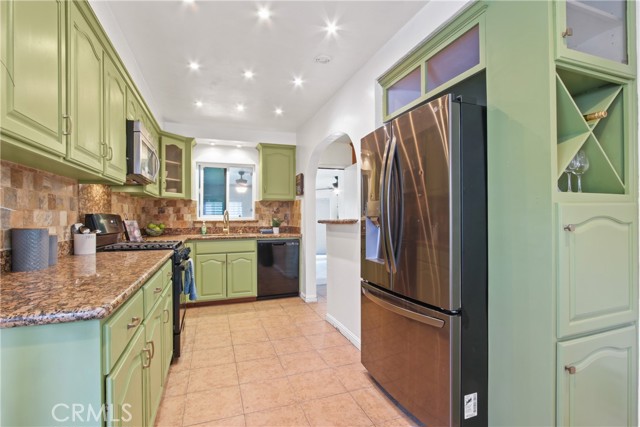 14906 Grevillea Avenue, Lawndale CA: https://media.crmls.org/medias/ac64af95-4639-4d19-aa07-4c0bbc020a1d.jpg