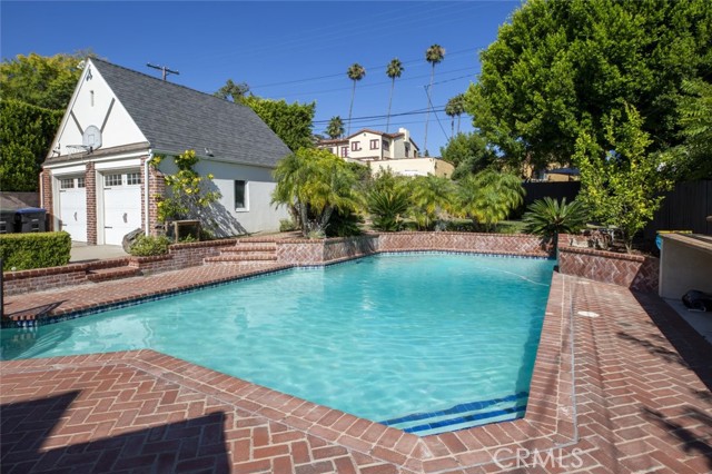 1640 Ard Eevin Avenue, Glendale CA: https://media.crmls.org/medias/ac656521-13d5-4e02-b072-aa0bd628415e.jpg