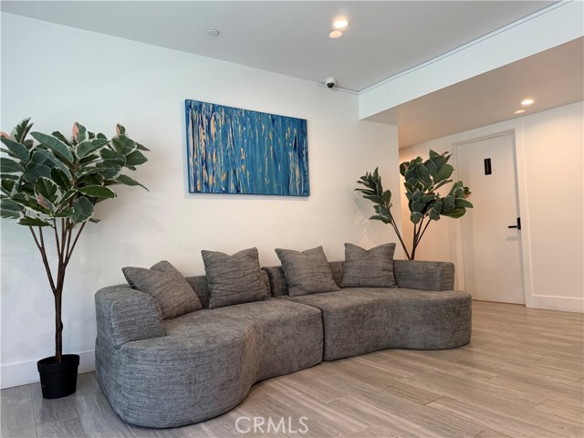 Detail Gallery Image 6 of 10 For 5654 La Mirada Ave, Los Angeles,  CA 90038 - 7 Beds | 7 Baths