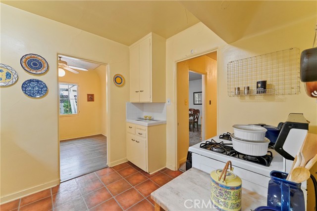 Detail Gallery Image 19 of 51 For 2190 Pacific Ave, Costa Mesa,  CA 92627 - 2 Beds | 2 Baths