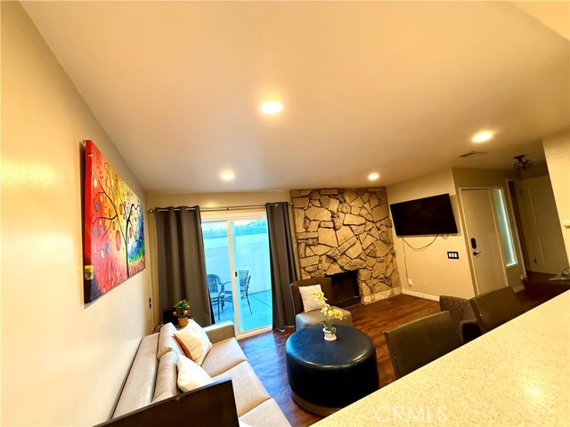 Detail Gallery Image 5 of 31 For 1371 S Walnut St #3006,  Anaheim,  CA 92802 - 2 Beds | 1/1 Baths