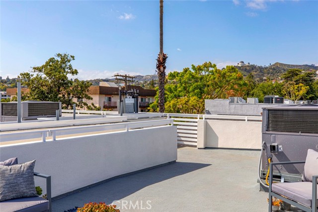 Detail Gallery Image 29 of 36 For 1754 N Berendo St #B,  Los Angeles,  CA 90027 - 3 Beds | 2/1 Baths