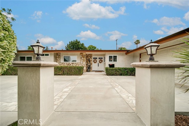 Detail Gallery Image 6 of 43 For 4432 Brookford Ave, Woodland Hills,  CA 91364 - 5 Beds | 3 Baths