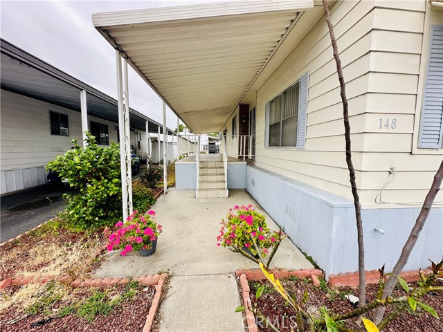 Detail Gallery Image 6 of 31 For 323 N Euclid St #148,  Santa Ana,  CA 92703 - 4 Beds | 2 Baths