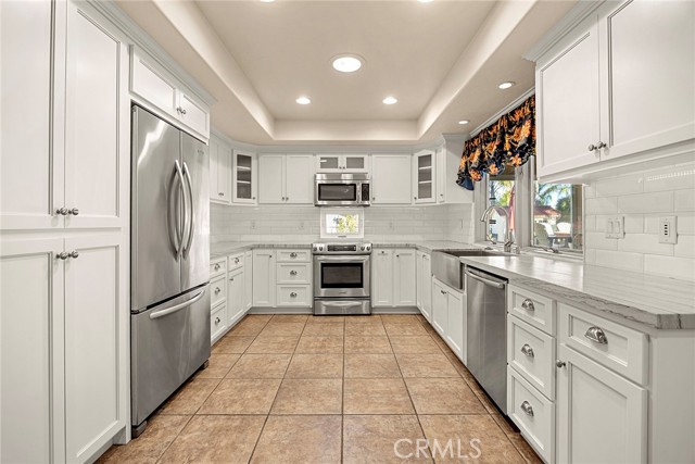 Detail Gallery Image 6 of 40 For 23646 Big Butte Dr, Canyon Lake,  CA 92587 - 3 Beds | 2 Baths