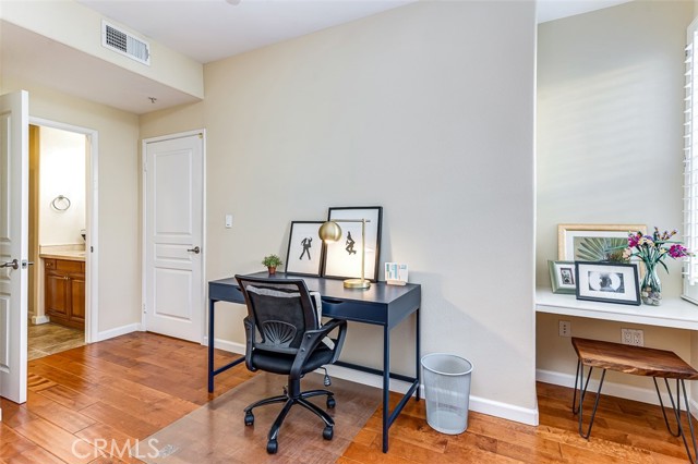 Detail Gallery Image 11 of 30 For 3221 Watermarke Pl, Irvine,  CA 92612 - 2 Beds | 2 Baths