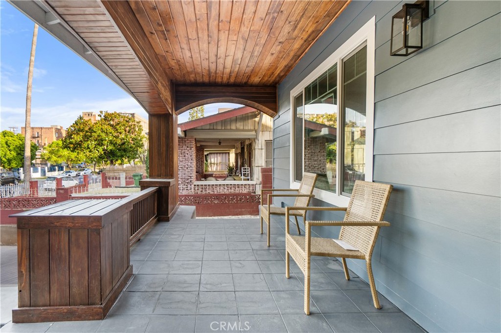 MLS #DW25181566 img 3