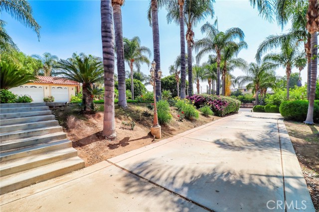 6116 Chadbourne Avenue, Riverside CA: https://media.crmls.org/medias/ac6a3c5e-33b8-4a65-b303-0c29d67e902f.jpg