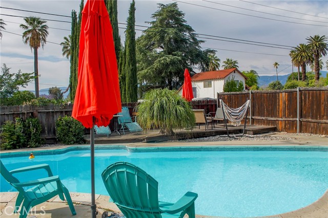615 Monterey Street, Redlands CA: https://media.crmls.org/medias/ac6bee96-9c0f-4668-a20a-b3e8732e4bc3.jpg