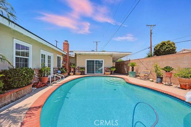 665 N Waterbury Avenue, Covina CA: https://media.crmls.org/medias/ac6c8567-6701-4140-9154-e227edd7d936.jpg
