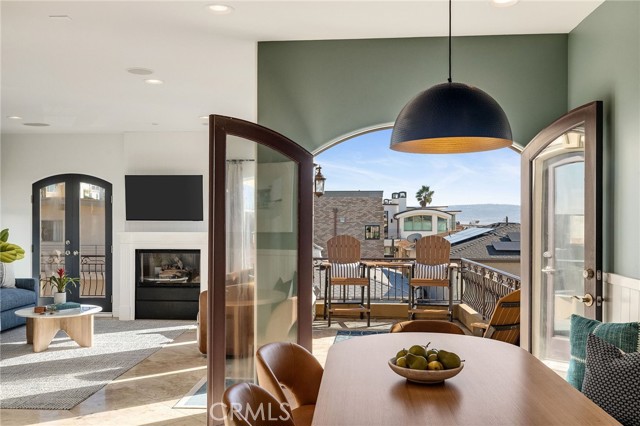 Detail Gallery Image 21 of 66 For 229 23rd, Manhattan Beach,  CA 90266 - 3 Beds | 4 Baths