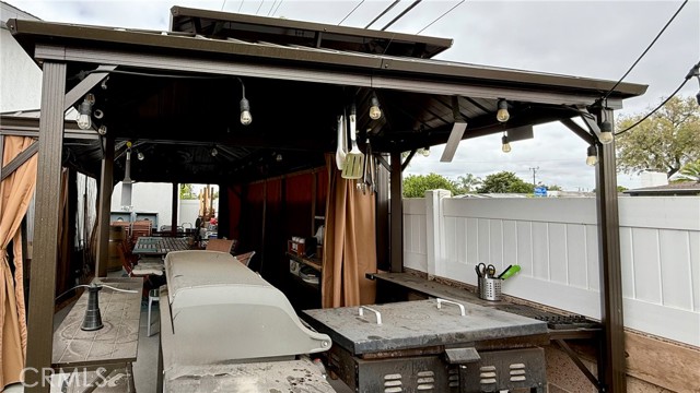 6472 Brown Circle, Huntington Beach CA: https://media.crmls.org/medias/ac6cd473-4326-488a-9c5d-adbfa83a78fd.jpg