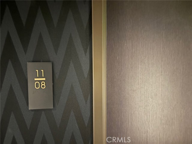 1050 S Grand Avenue, Los Angeles CA: https://media.crmls.org/medias/ac6ddac8-2800-42bd-9d71-b0e6ed1ec774.jpg