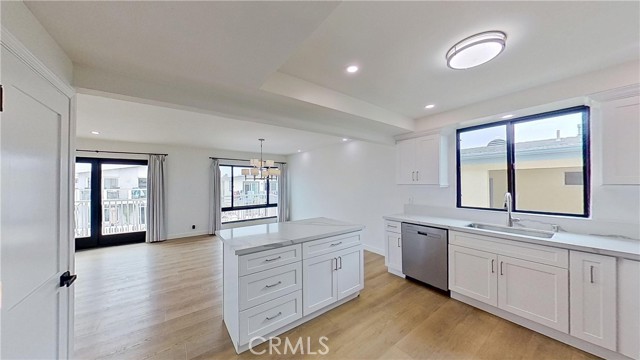4112 Seashore Drive, Newport Beach CA: https://media.crmls.org/medias/ac6f0e4b-fcfd-43b0-9e93-9d47e19e830a.jpg