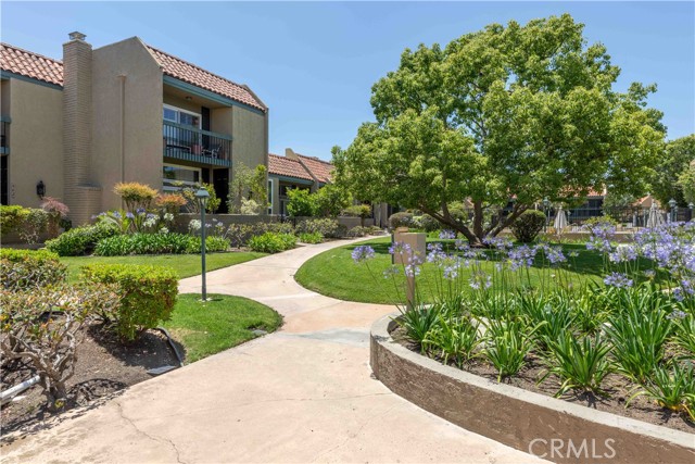 Detail Gallery Image 4 of 25 For 958 Palo Verde Ave, Long Beach,  CA 90815 - 3 Beds | 2/1 Baths