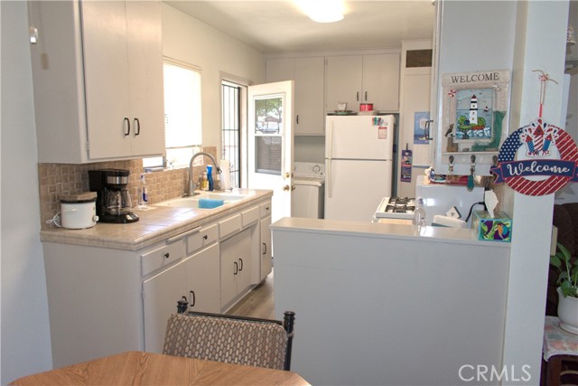 1522 E Broadway, Anaheim CA: https://media.crmls.org/medias/ac6f8944-cac7-4789-a587-6ebf1dab2d21.jpg