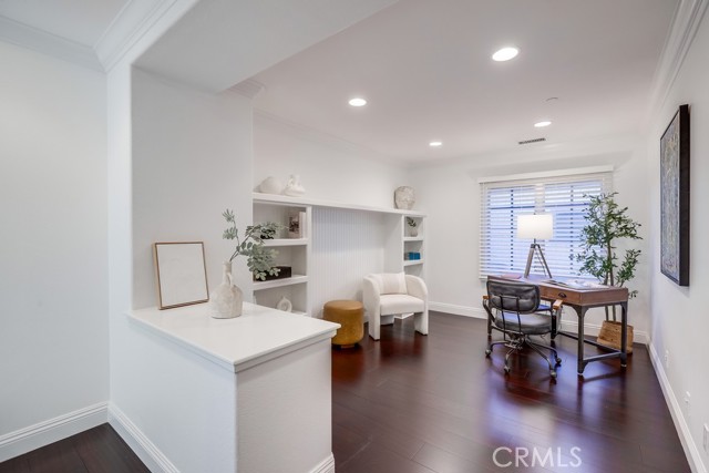2569 Bungalow Place, Corona del Mar CA: https://media.crmls.org/medias/ac6fa774-e3b8-4c41-aef2-8812c239592a.jpg