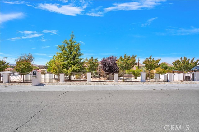 Detail Gallery Image 47 of 64 For 16158 Rimrock Rd, Apple Valley,  CA 92307 - 4 Beds | 2/1 Baths