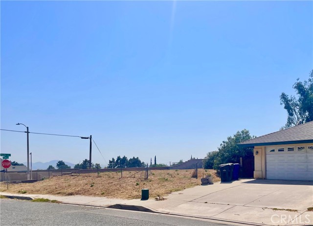 1604 Buckeye Street, Highland CA: https://media.crmls.org/medias/ac6fd6f9-1380-4fa1-8ef6-e67565b62752.jpg