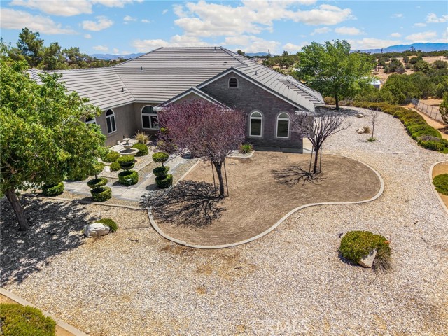 8277 Macron Street, Oak Hills CA: https://media.crmls.org/medias/ac70700d-2b71-428e-8392-f5c669fc1559.jpg