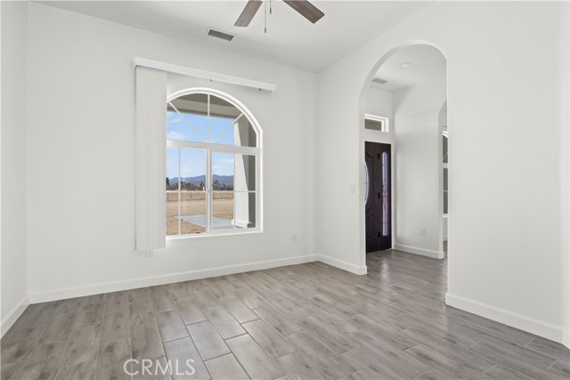 6374 Cayucos Drive, Phelan CA: https://media.crmls.org/medias/ac714ad8-57d9-4fa2-b784-083aa52162a2.jpg