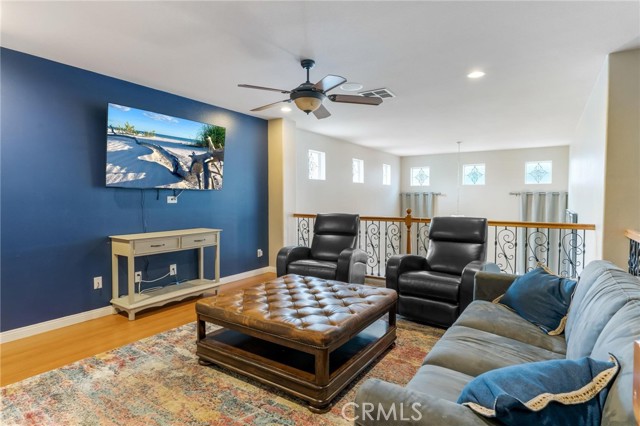 7681 Stonegate Drive, Eastvale CA: https://media.crmls.org/medias/ac7152b6-2322-48df-b764-facbd5253396.jpg