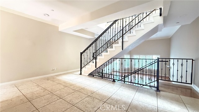 Detail Gallery Image 4 of 25 For 5241 Colodny Dr #403,  Agoura Hills,  CA 91301 - 3 Beds | 2/1 Baths