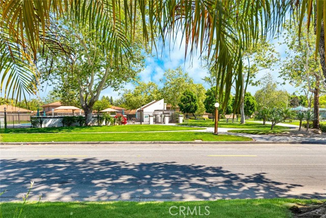 Detail Gallery Image 20 of 28 For 14211 Cherrywood, Tustin,  CA 92780 - 4 Beds | 2/1 Baths