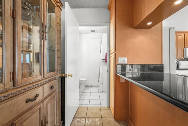 Detail Gallery Image 11 of 25 For 429 E Providencia #B,  Burbank,  CA 91501 - 2 Beds | 1/1 Baths