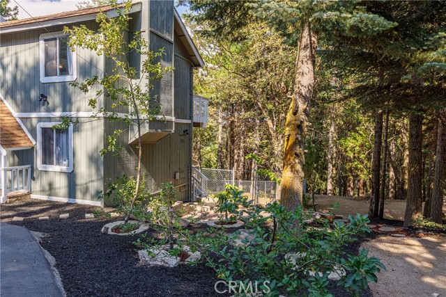 Detail Gallery Image 6 of 25 For 1187 Scenic Way, Rimforest,  CA 92378 - 2 Beds | 1/1 Baths