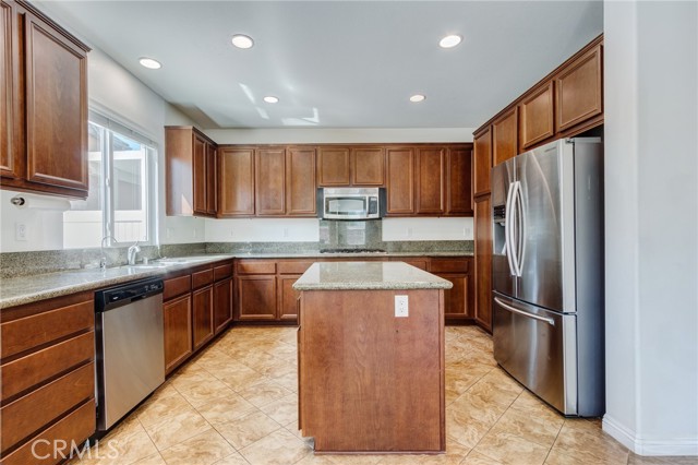 Detail Gallery Image 18 of 74 For 7679 Daphne, Chino,  CA 91708 - 3 Beds | 2/1 Baths